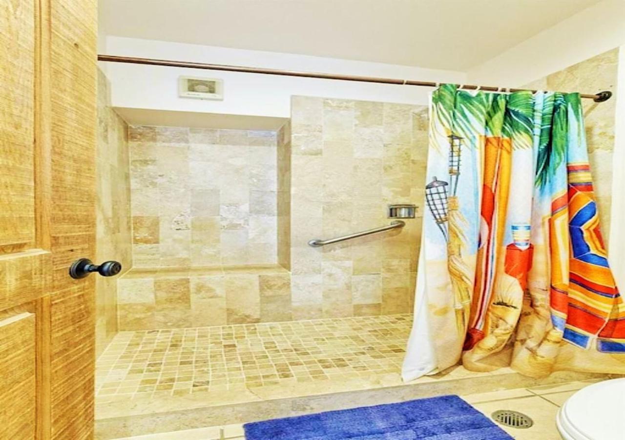 Right On The Beach! Rocky Point Condo Rental - 2 Bedroom Penthouse Beachfront Bagian luar foto